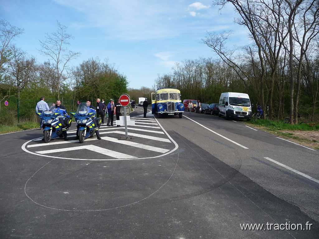 2014_Tour_Auto (23).JPG - Tour Auto 2014 Optic 2000, Anneau du Rhin, entrée du circuit